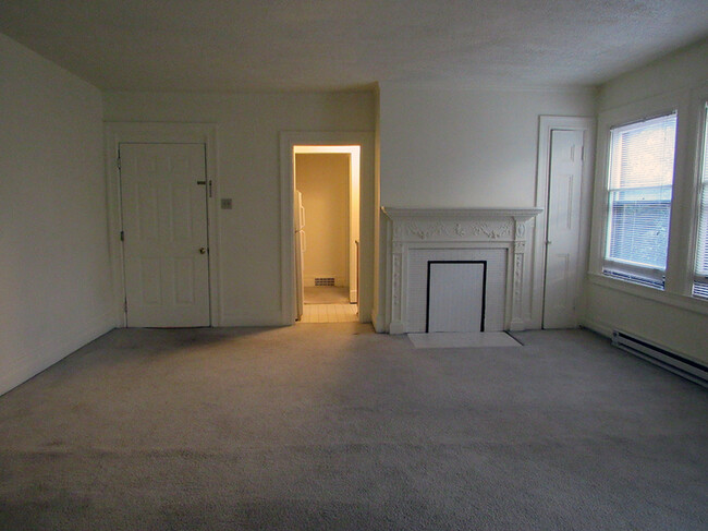 One Bedroom Apartment in Carnegie PA in Carnegie, PA - Building Photo - Building Photo