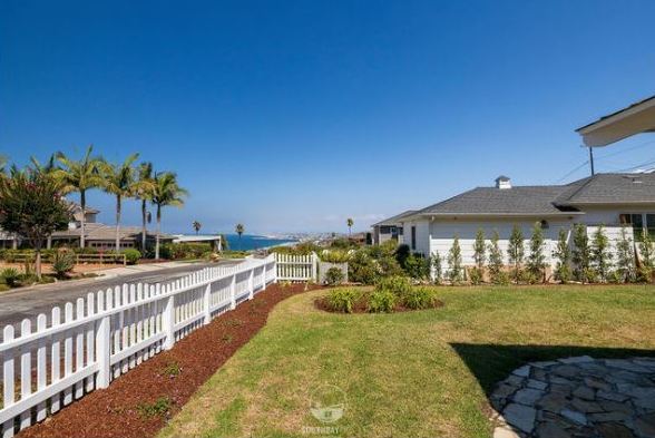 424 Avenida de Jose in Redondo Beach, CA - Building Photo