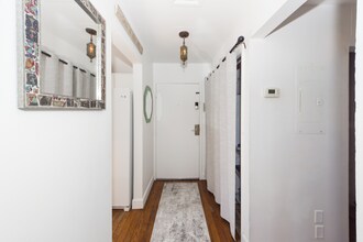 350 King St in Charleston, SC - Building Photo - Building Photo