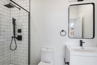 217 Essex St, Unit 305 in Salem, MA - Foto de edificio - Building Photo