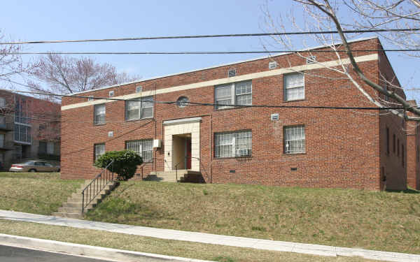 98 Webster St NE in Washington, DC - Foto de edificio