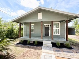 2237 Wilburforce St in Houston, TX - Building Photo