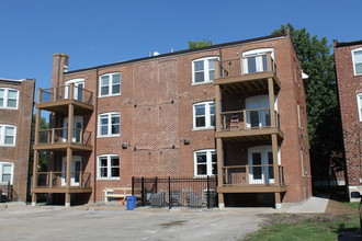 745 Interdrive in University City, MO - Building Photo - Building Photo
