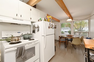 21521 73rd Pl W in Edmonds, WA - Building Photo - Building Photo