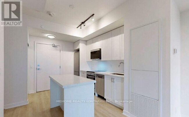 15-2415 Ellerslie Ave in Toronto, ON - Building Photo - Building Photo