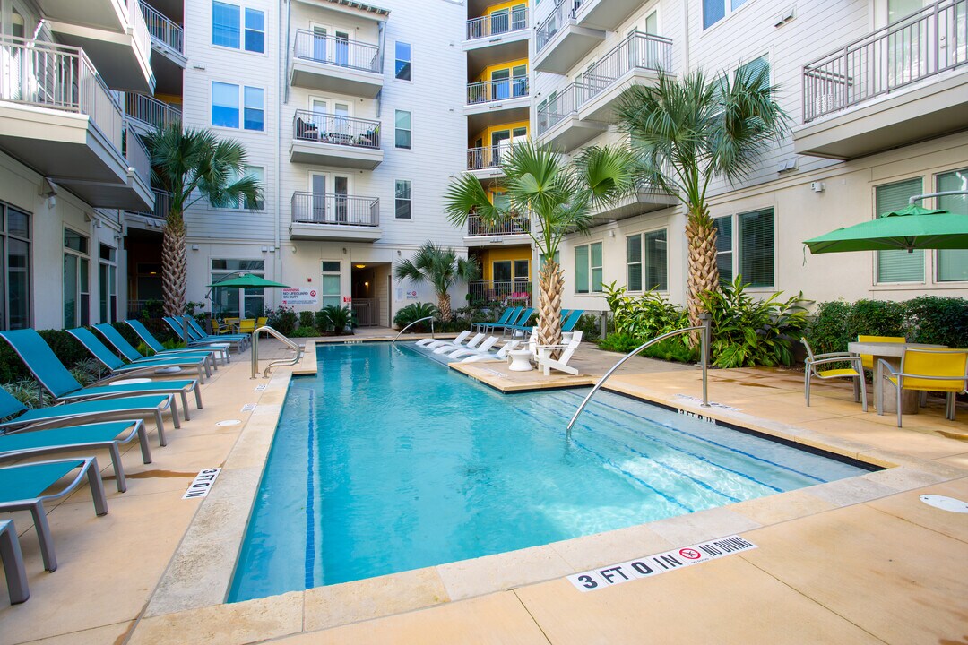 7East in Austin, TX - Building Photo