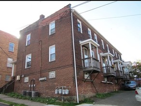 501 Jackson Ave in Vandergrift, PA - Building Photo - Building Photo