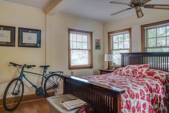 26 Donnybrook Rd, Unit 2 in Boston, MA - Foto de edificio - Building Photo