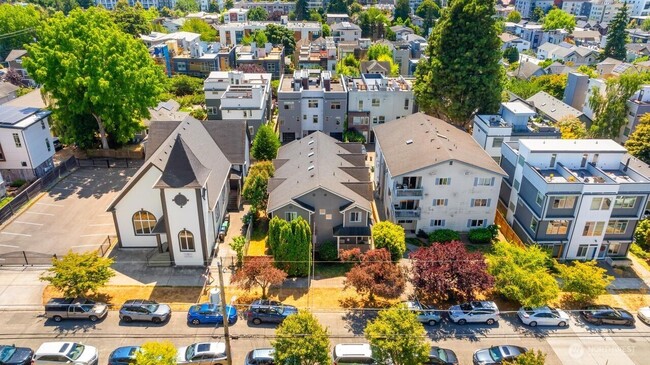 1727 NW 61st St, Unit 1 in Seattle, WA - Building Photo - Building Photo