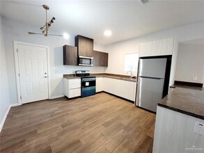 16 Fuerte Ave in McAllen, TX - Building Photo - Building Photo