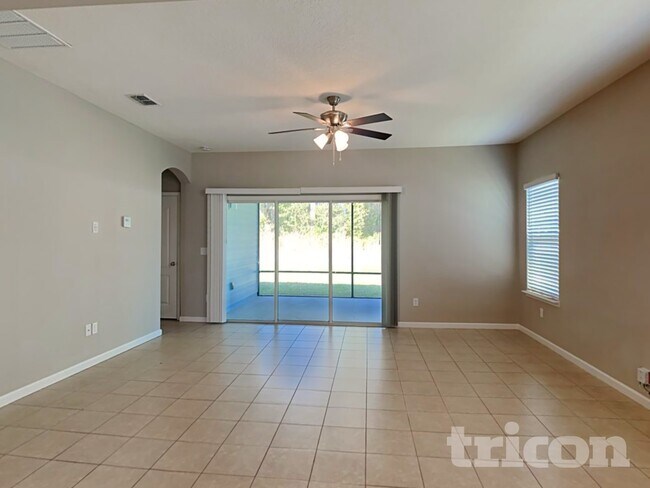 5477 Preston Bentley Dr in Jacksonville, FL - Foto de edificio - Building Photo