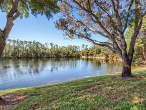 1016 Manor Lake Dr in Naples, FL - Building Photo - Building Photo