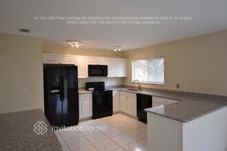 785 SW Belmont Cir in Port St. Lucie, FL - Foto de edificio - Building Photo