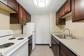 Colona House in East Moline, IL - Building Photo - Building Photo