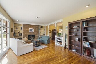 71 Bemis Rd in Holyoke, MA - Building Photo - Building Photo