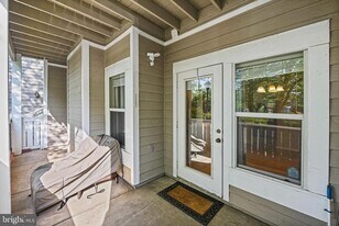 14300 Rosy Ln in Centreville, VA - Building Photo