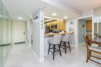 301 Ocean Bluffs Blvd-Unit -202 in Jupiter, FL - Building Photo - Building Photo