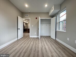 646 W Huntingdon St in Philadelphia, PA - Building Photo - Building Photo
