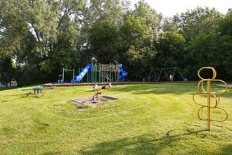 Rambush Estates in Burnsville, MN - Building Photo - Building Photo