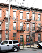 662 Henry St in Brooklyn, NY - Foto de edificio - Building Photo