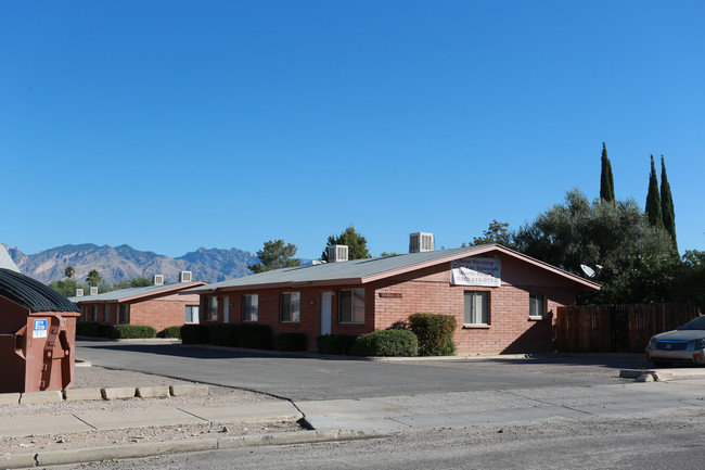 3635-3655 E Bellevue in Tucson, AZ - Building Photo - Building Photo