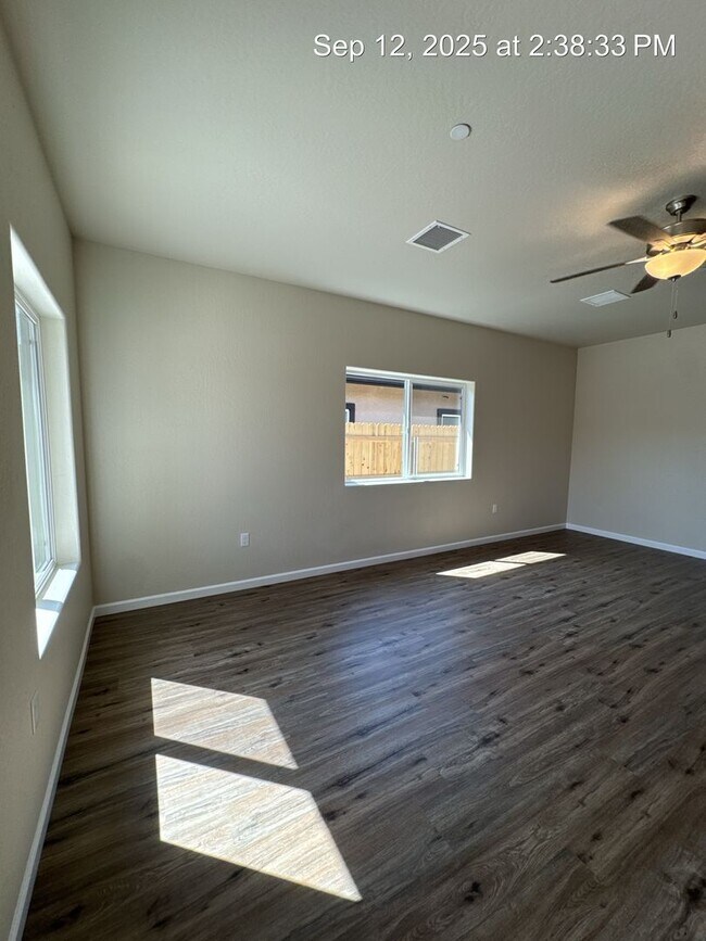 3624 S County Center Dr in Visalia, CA - Building Photo - Building Photo