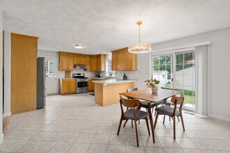 477 Sprague St in Dedham, MA - Building Photo - Building Photo