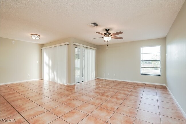 220 SE 27th Terrace in Cape Coral, FL - Building Photo - Building Photo