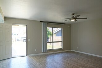 52790 Avenida Navarro in La Quinta, CA - Building Photo - Building Photo