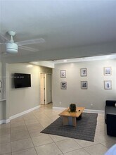 2415 Grant St in Hollywood, FL - Building Photo - Building Photo