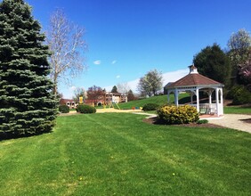 Orchard Hills in Whitehall, PA - Foto de edificio - Building Photo