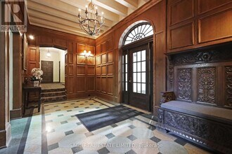 150 Balmoral Ave in Toronto, ON - Building Photo - Building Photo