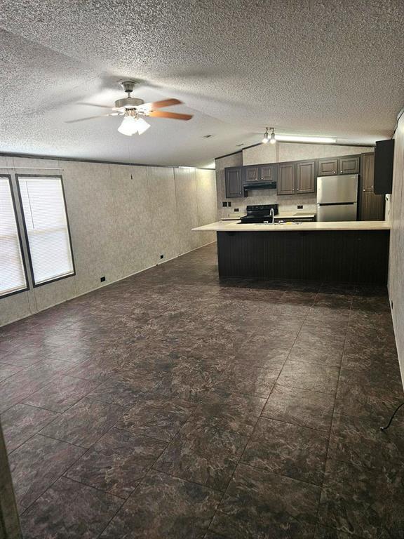 property at 675-5604 Corner