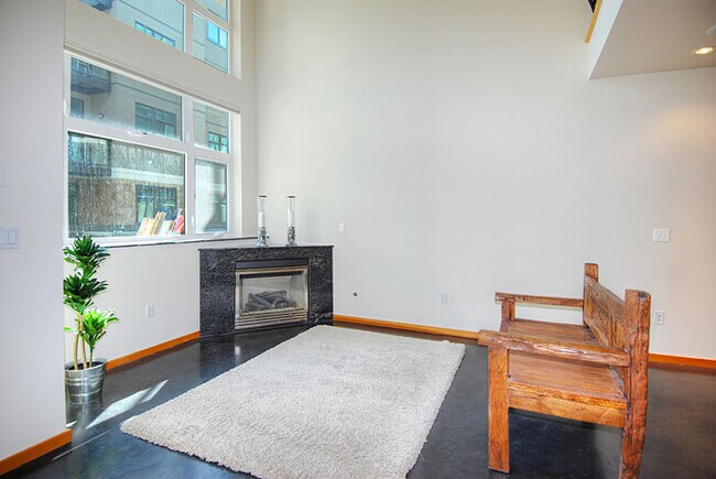 1760 N Northlake Way, Unit 126 in Seattle, WA - Foto de edificio - Building Photo