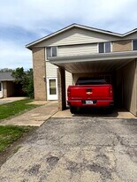 5 Florentine Ct in Pekin, IL - Building Photo