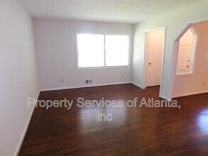 879 Forest Ridge Dr SE in Marietta, GA - Building Photo - Building Photo