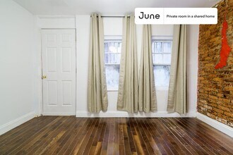 Room in Shared 5 bed/1.5 bath home in New York, NY - Building Photo - Building Photo