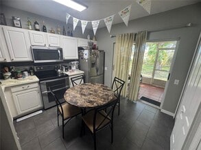 2454 Lake Woodberry Cir in Brandon, FL - Building Photo - Building Photo