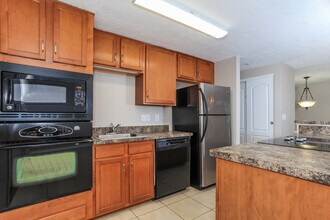 423 Westgate Dr in Cleves, OH - Building Photo - Building Photo