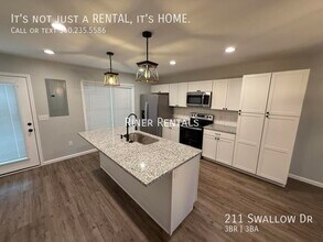 211 Swallow Dr in Elkton, VA - Building Photo - Building Photo