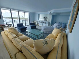 3800 Washington Rd in West Palm Beach, FL - Building Photo