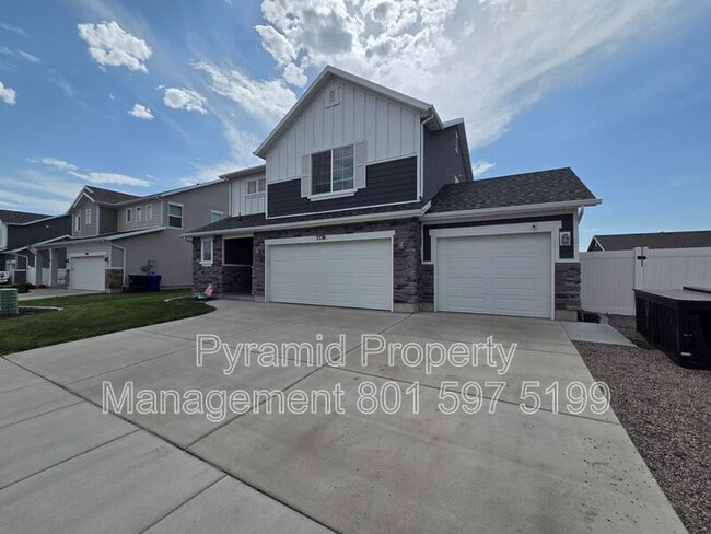 3536 Bayview Dr in Syracuse, UT - Building Photo - Building Photo