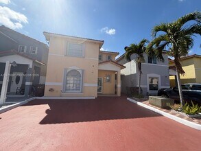 7211 W 24th Ave in Hialeah Gardens, FL - Building Photo - Building Photo