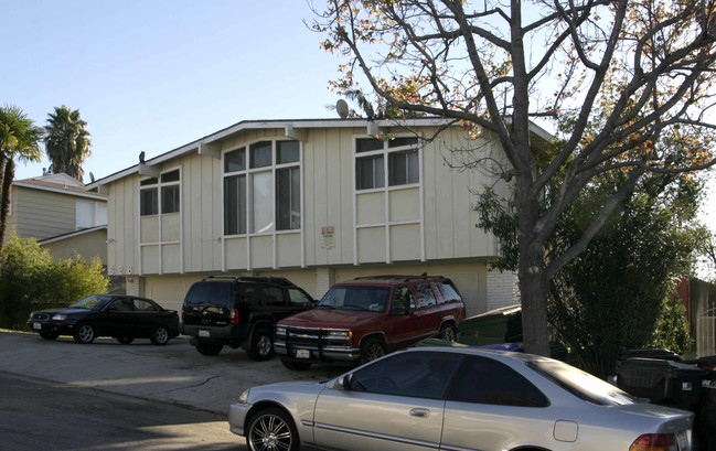 628 Hardin Dr in Inglewood, CA - Building Photo - Building Photo