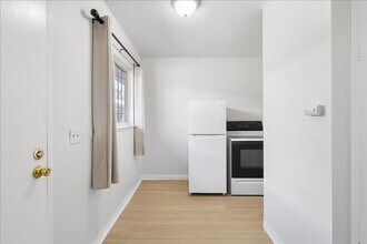 1843-1847 E 25th St in Oakland, CA - Building Photo - Building Photo