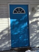 80 Pearl Harbor Cir in Bridgeport, CT - Building Photo