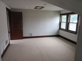 210 Frame Ave, Unit Duplex Upper in Waukesha, WI - Building Photo