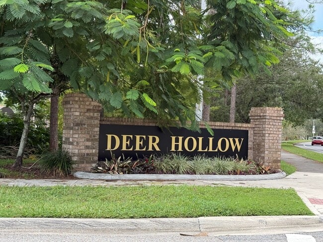 2401 Rolling Broak Dr in Orlando, FL - Building Photo - Building Photo