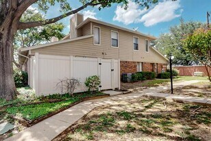 2240 Tarpley Rd in Carrollton, TX - Building Photo