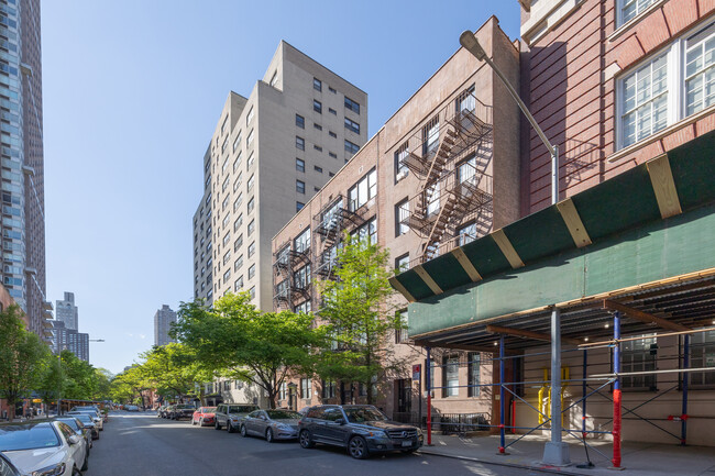 409 E 88th St in New York, NY - Building Photo - Building Photo